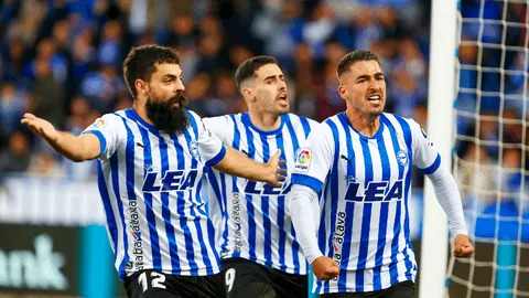 三号风球高挂，天文台正常运作；毅行者11月15日按计划进行，多因素考量下的明智决策